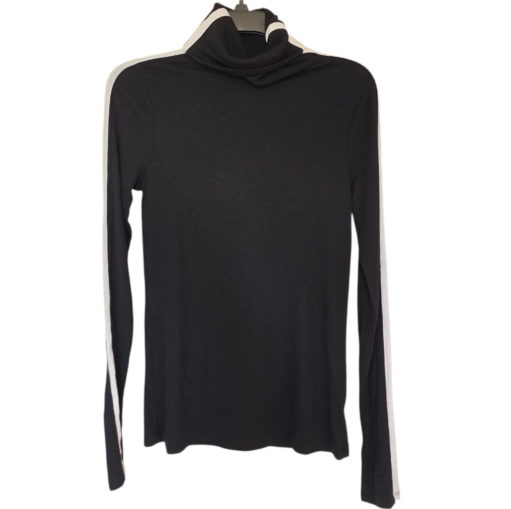 3/$15 Black Ribbed Sweater With White Stripe Size Medium